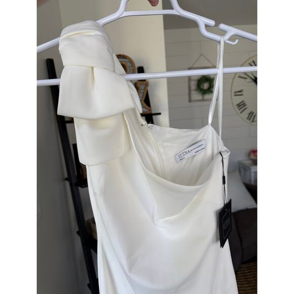 Mac Duggal Ieena FLAWED NWT White Sheath Gown One-Shoulder Bow Slit Dress 8 - Picture 5 of 11